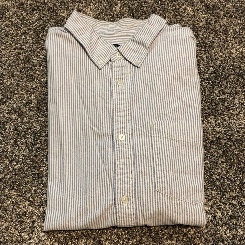 Men’s Gap Button Shirt